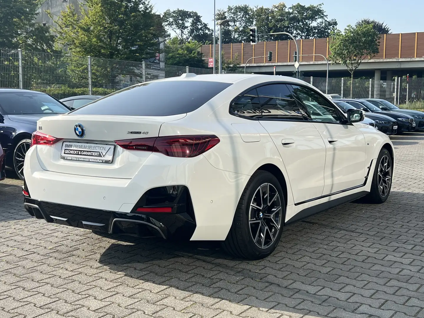 BMW i4 xDrive40 M Sport //Stop&Go HeadUp FACELIFT!!! Weiß - 2