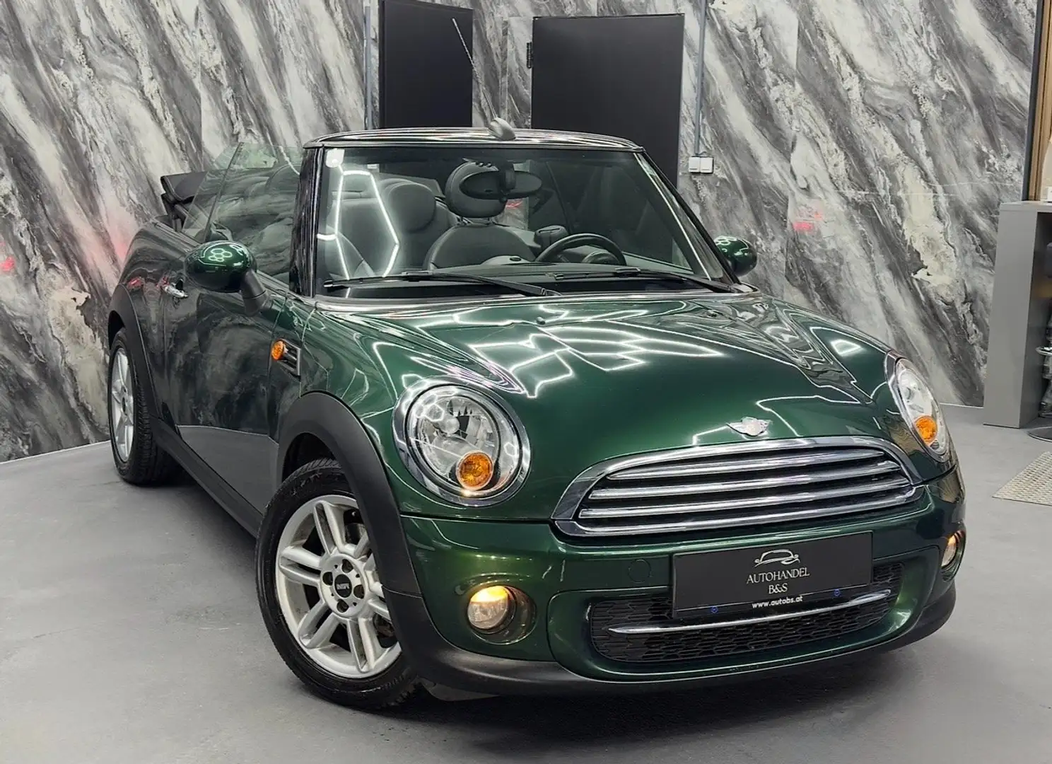 MINI Cooper D Cabrio *LCI, NAVI, LEDER, CABRIO* Vert - 1
