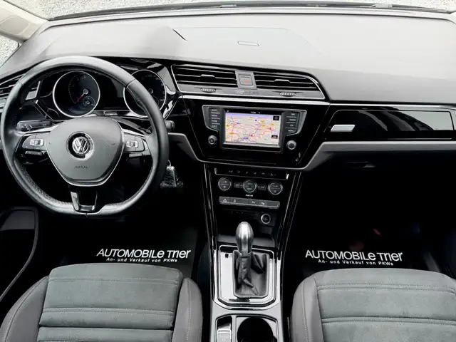 Volkswagen Touran view 9