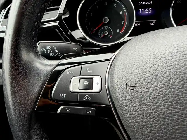 Volkswagen Touran view 13