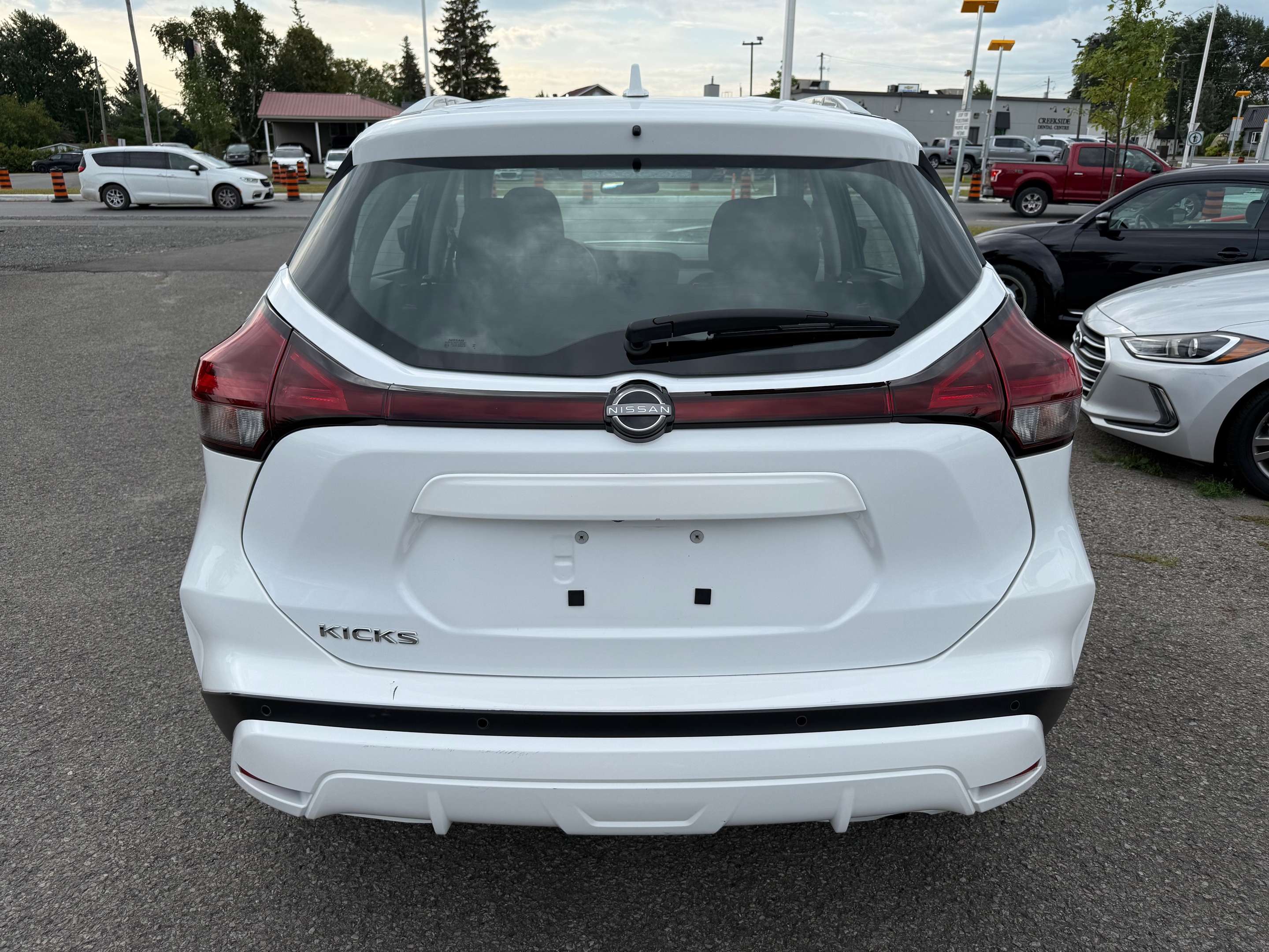 2025 Nissan Kicks SV Heated Steering and Seats! — снимка 1