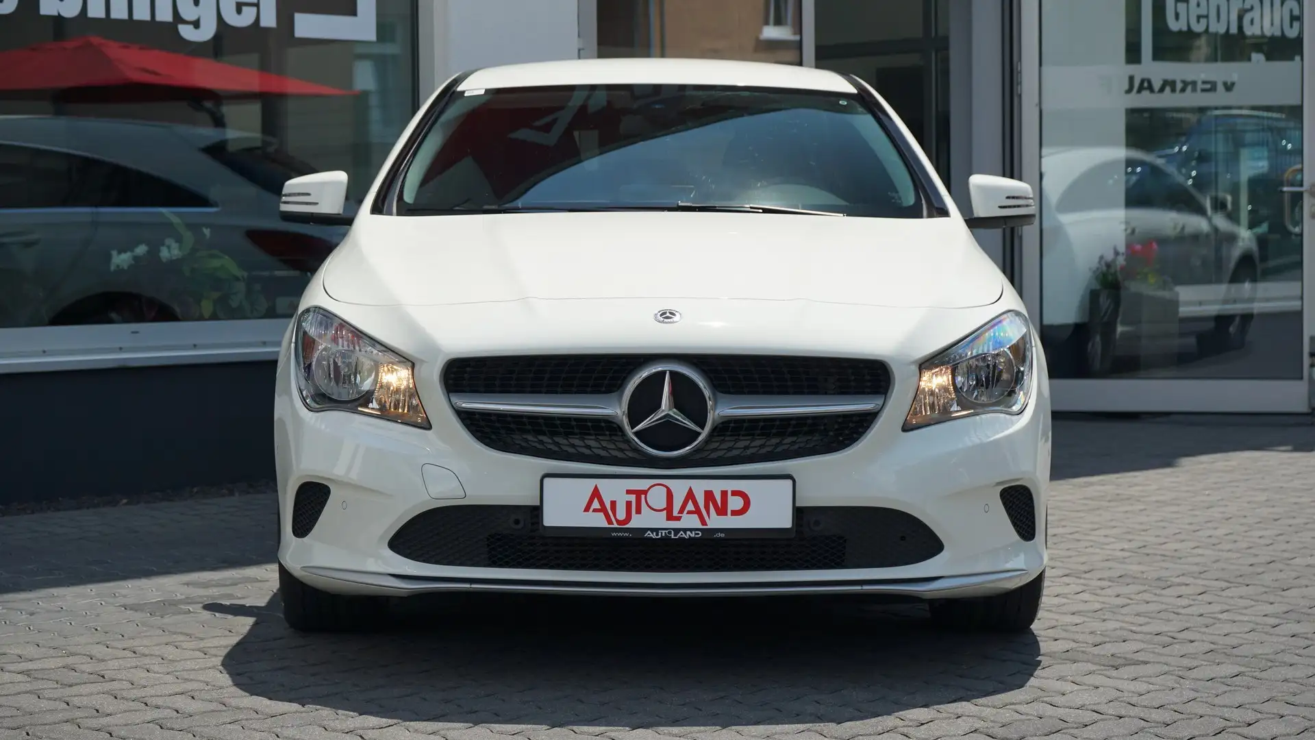 Mercedes-Benz CLA 180 d Shooting Brake NAVI PDC Sitzheizung Blanc - 2