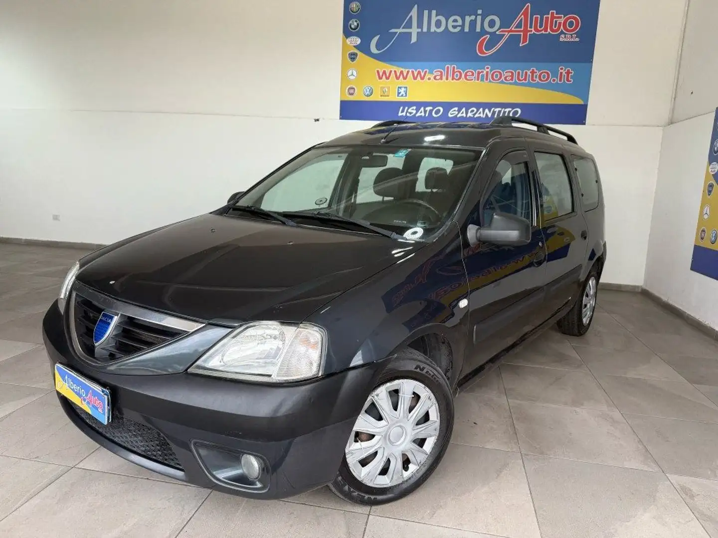 Dacia Logan MCV 1.5 dCi 85CV 7 posti Lauréate Grigio - 1