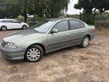 Avensis 1.8 linea sol