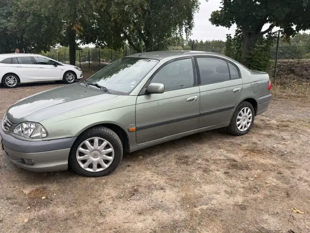 Toyota Avensis Avensis 1.8 linea sol