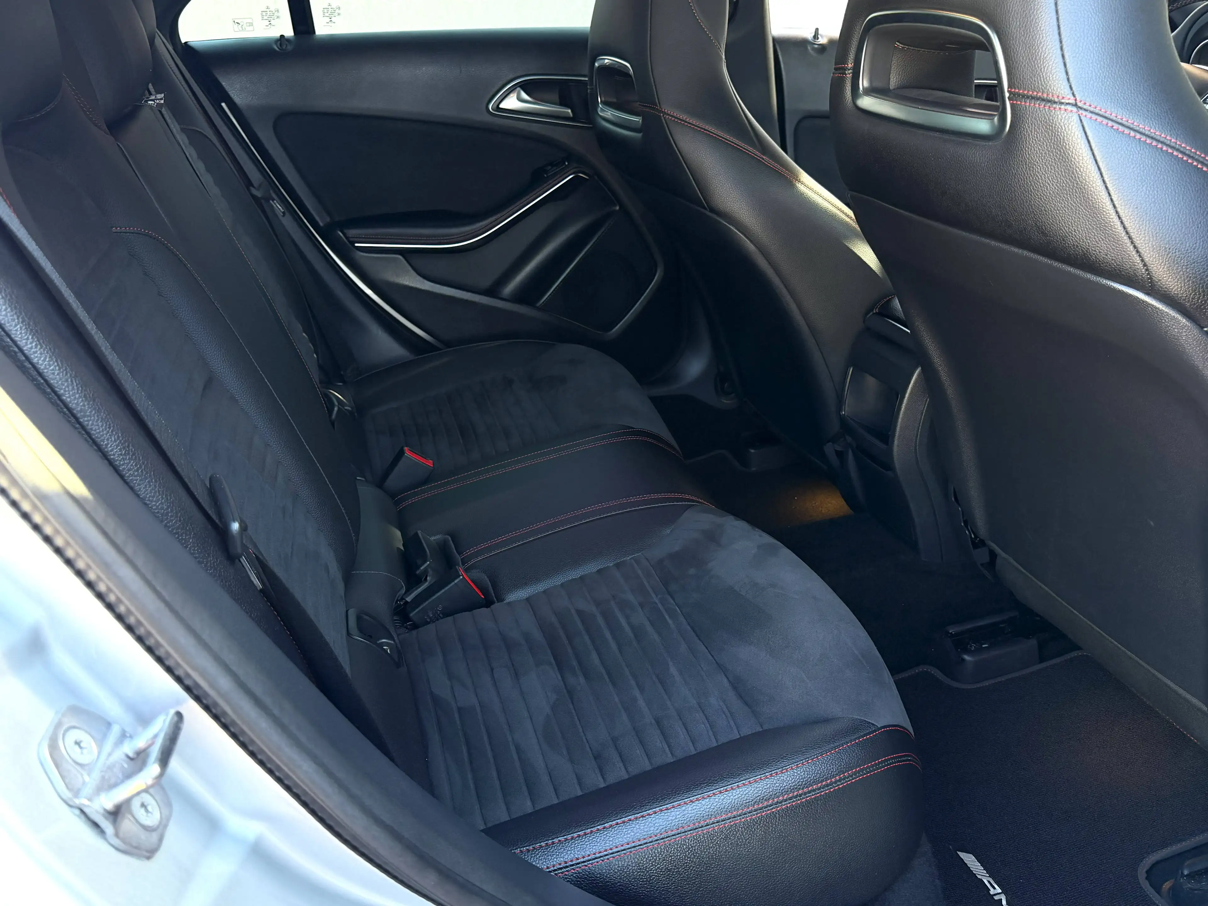 Mercedes-Benz CLA 180 CLA 180 d PACK AMG--AIRCO--GPS--CUIR--GARANTIE 12 MOIS-- — photo 14