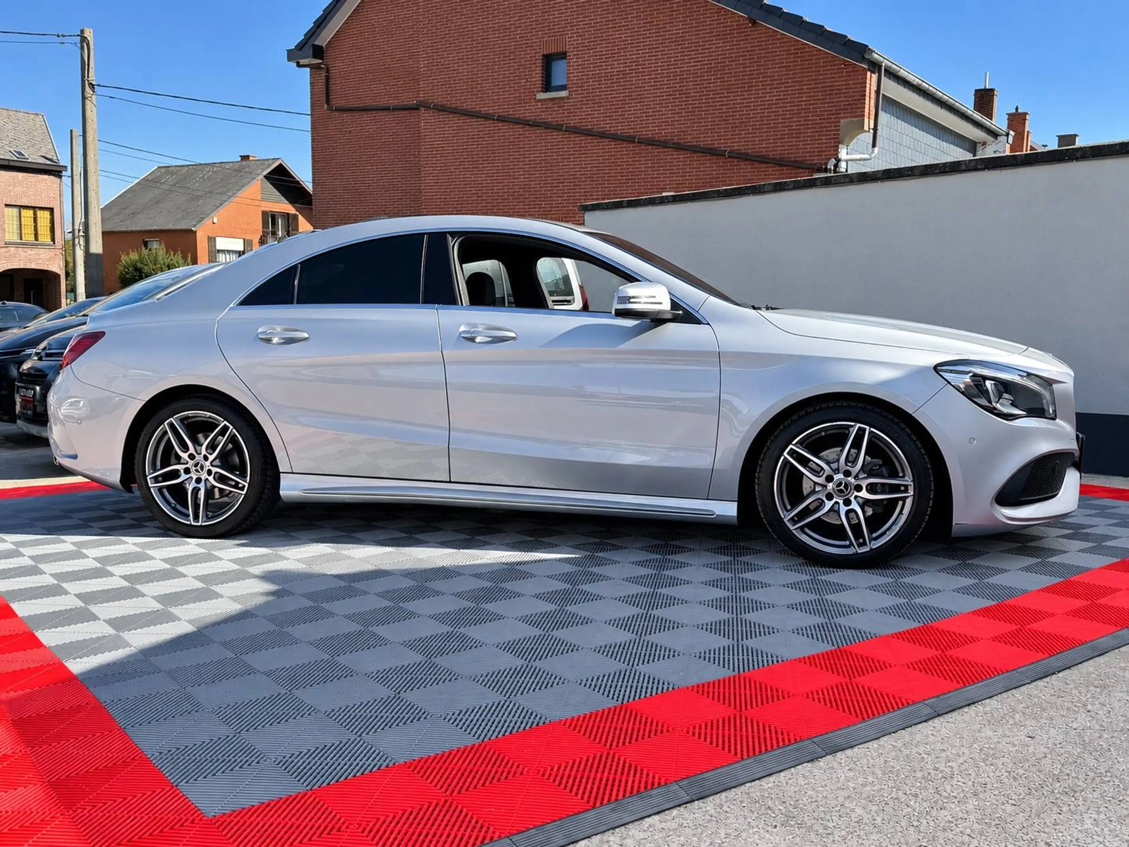 Mercedes-Benz CLA 180 CLA 180 d PACK AMG--AIRCO--GPS--CUIR--GARANTIE 12 MOIS-- — photo 4