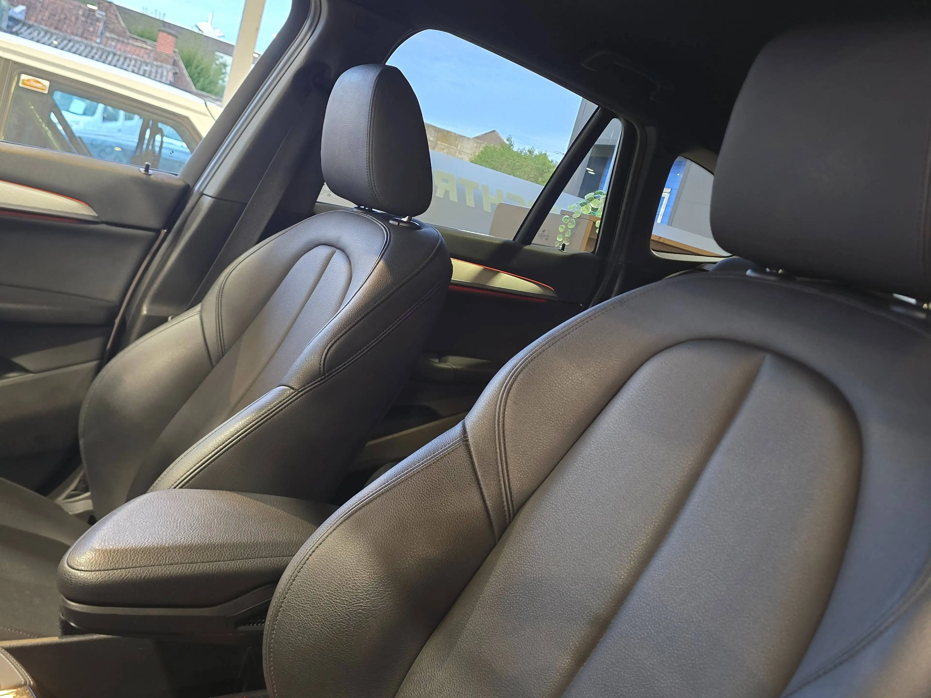 BMW X1 X1 1.5i / M-pack / Eerste eigenaar / Premier propriétaire / Leder — photo 12
