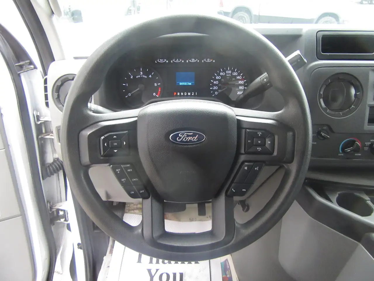 Ford E-450 Super Duty DRW снимка Ford E-450 Super Duty DRW
