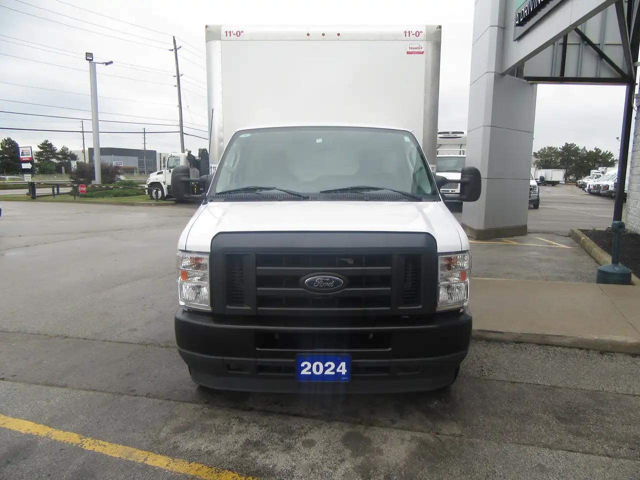 Ford E-450 Super Duty DRW снимка Ford E-450 Super Duty DRW