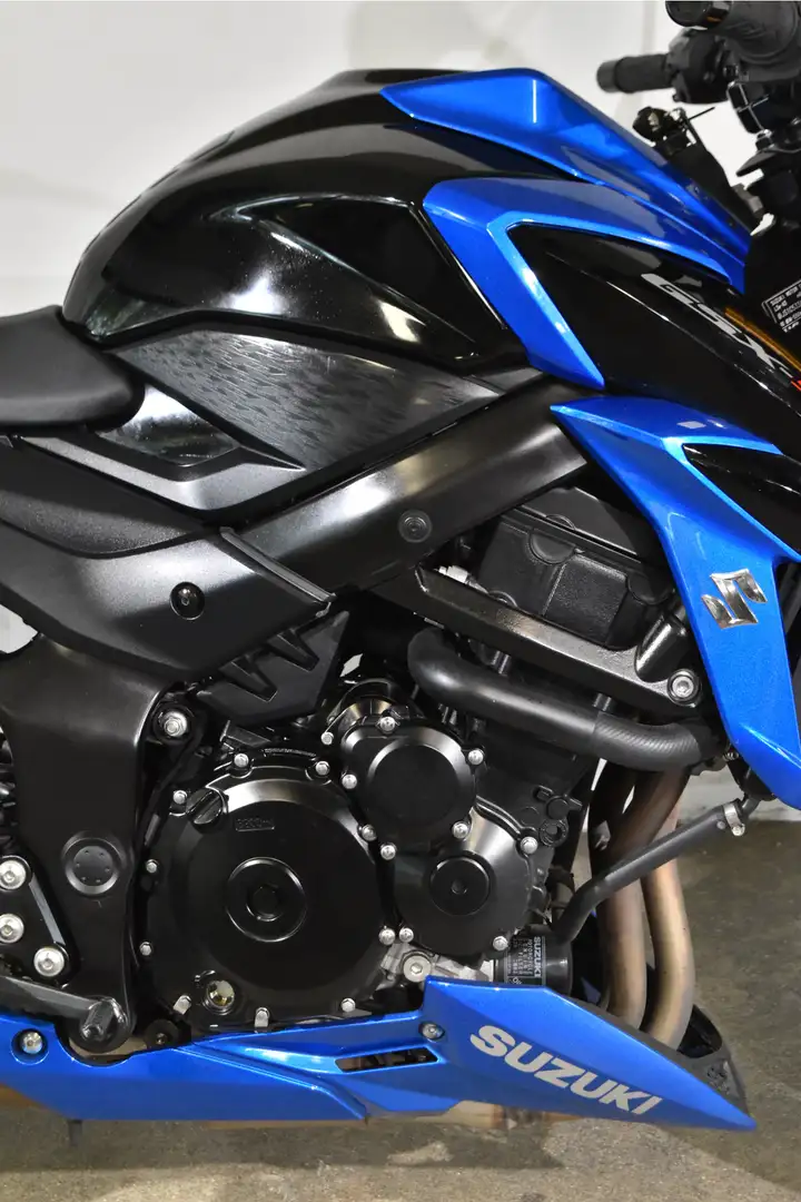 Suzuki GSX-S 750 A - 2