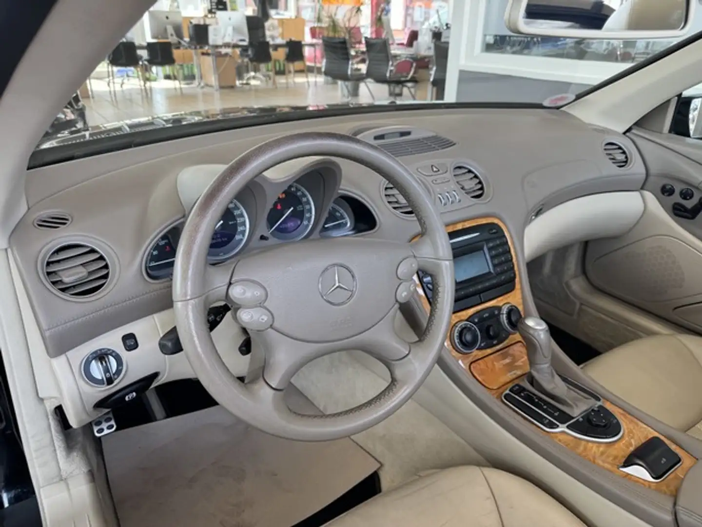 Mercedes-Benz SL 350 Autom Leder erst 68.606 km D - Fahrzeug Schwarz - 2