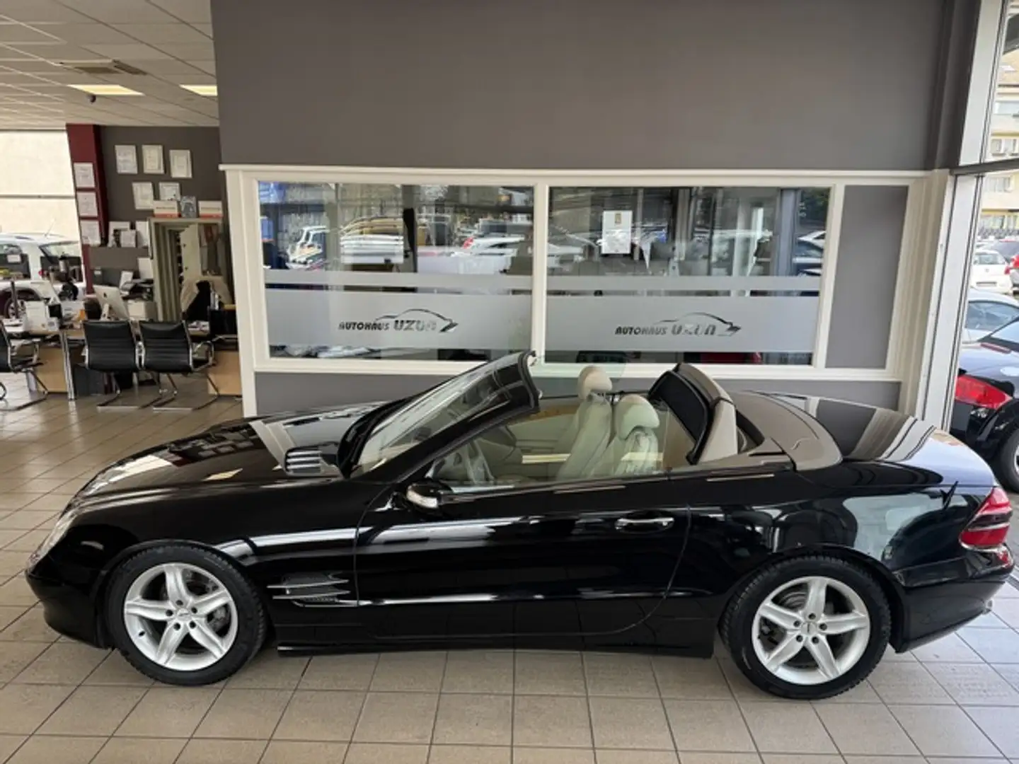 Mercedes-Benz SL 350 Autom Leder erst 68.606 km D - Fahrzeug Schwarz - 1