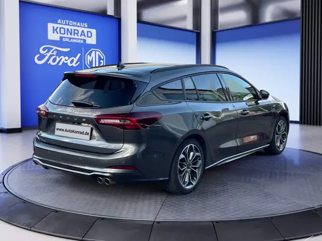Ford Focus view 5