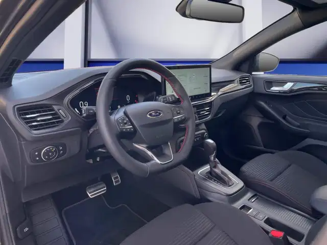 Ford Focus view 13