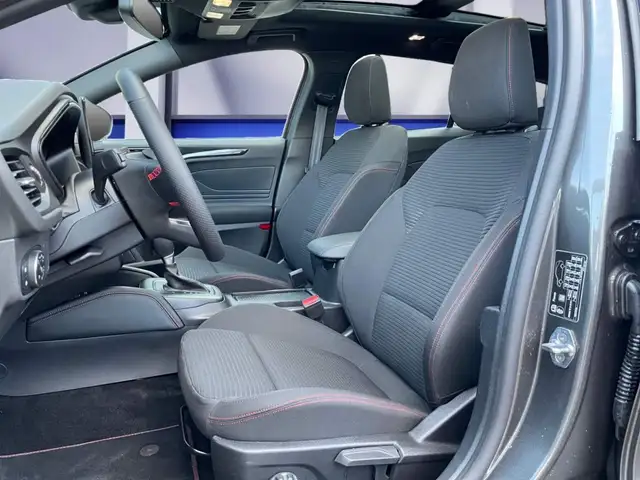 Ford Focus view 8