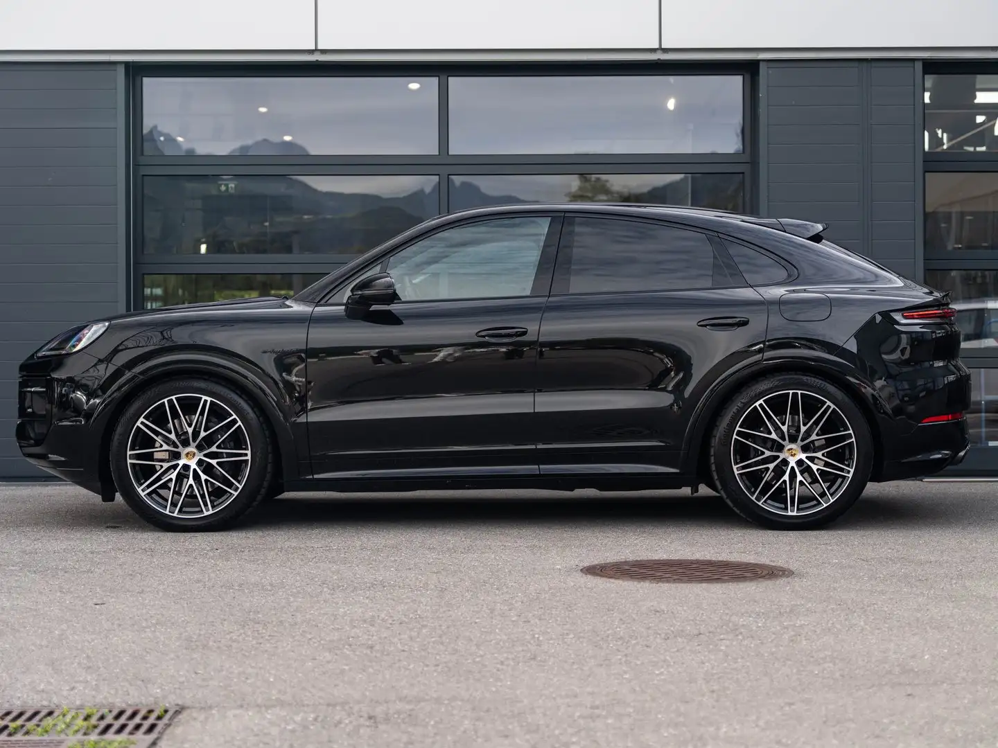 Porsche Cayenne E-Hybrid Coupé Schwarz - 2