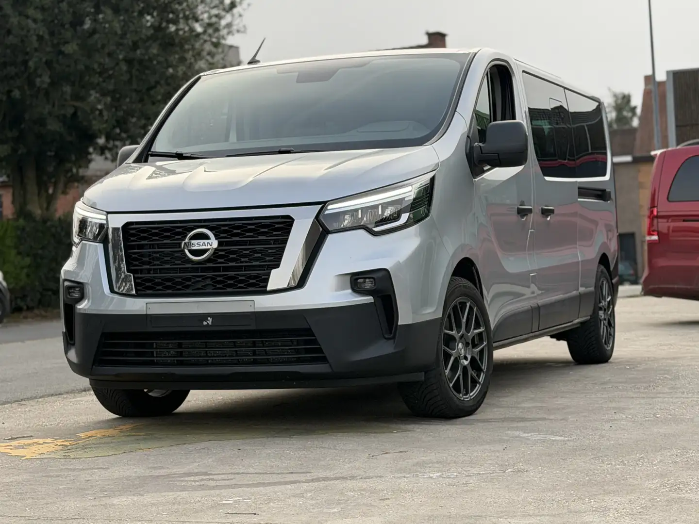 Nissan Primastar L2H1 1.0 DCT Tekna 9pl-Automaat-2023-15500km Grau - 2