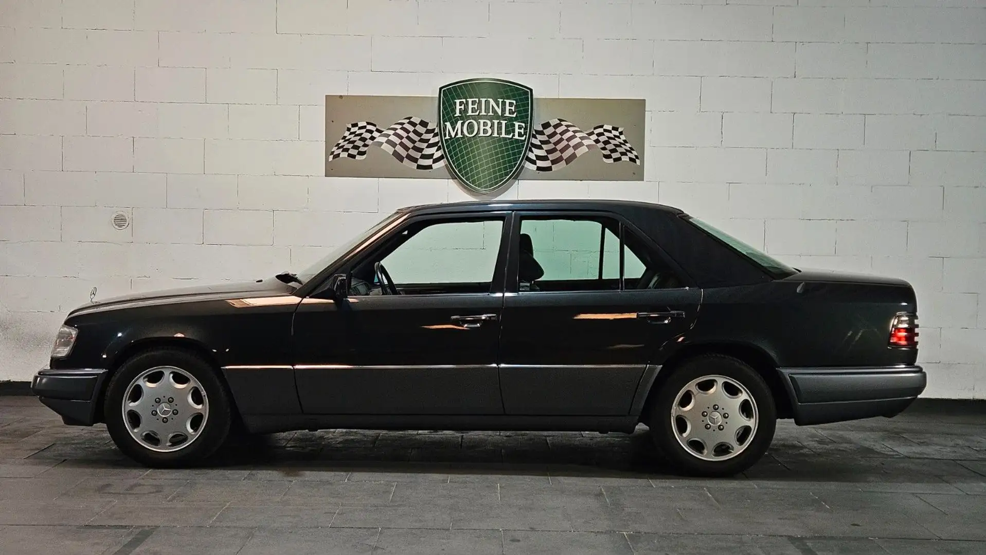 Mercedes-Benz E 420 Schwarz - 2