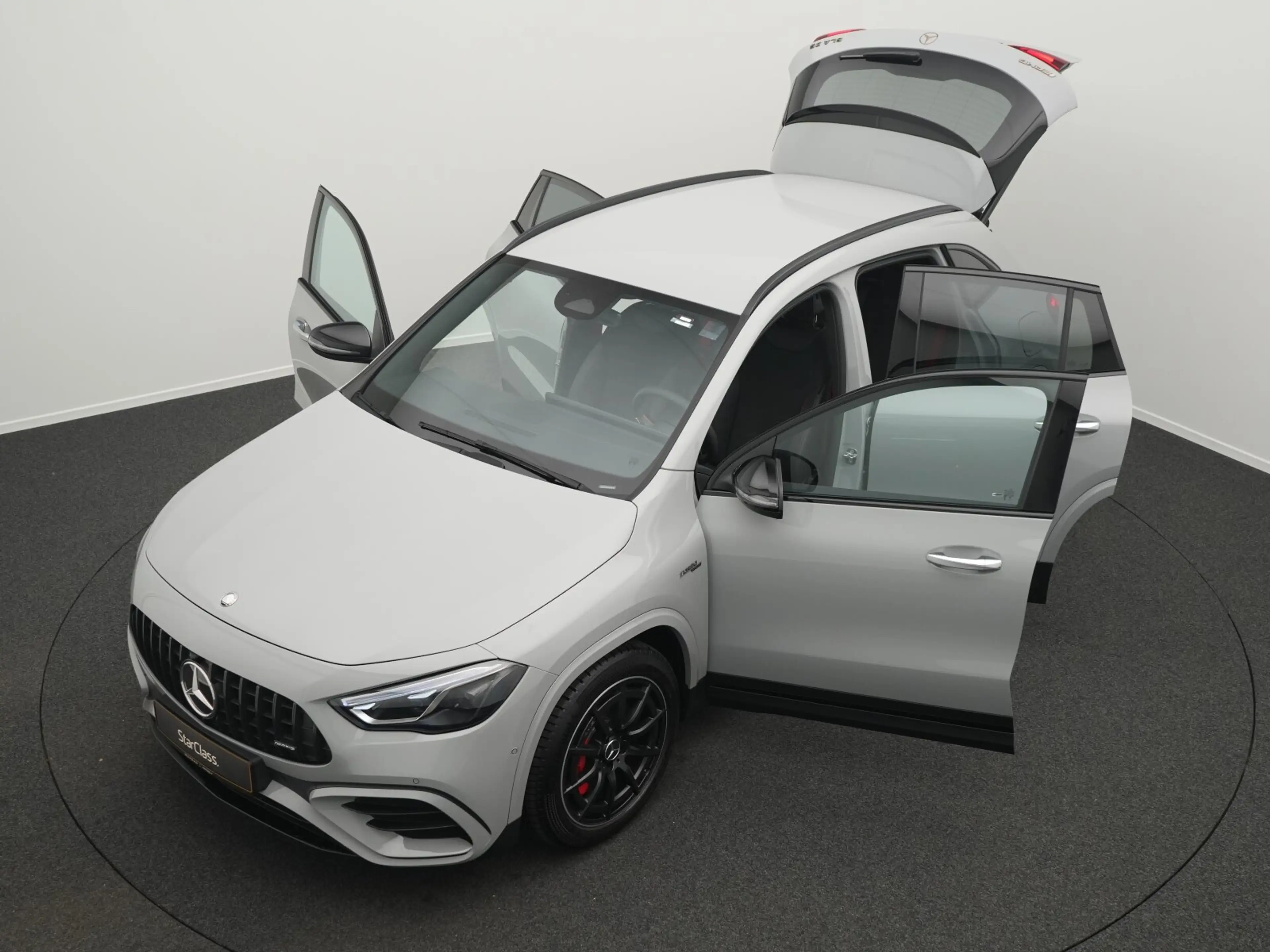 Mercedes-Benz GLA 35 AMG Mercedes-AMG GLA 35 4MATIC Multi+Kamera+Night+Totw+MBUX — photo 14