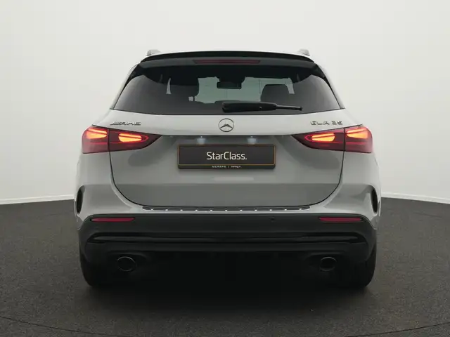 Mercedes-Benz Gla Class view 4