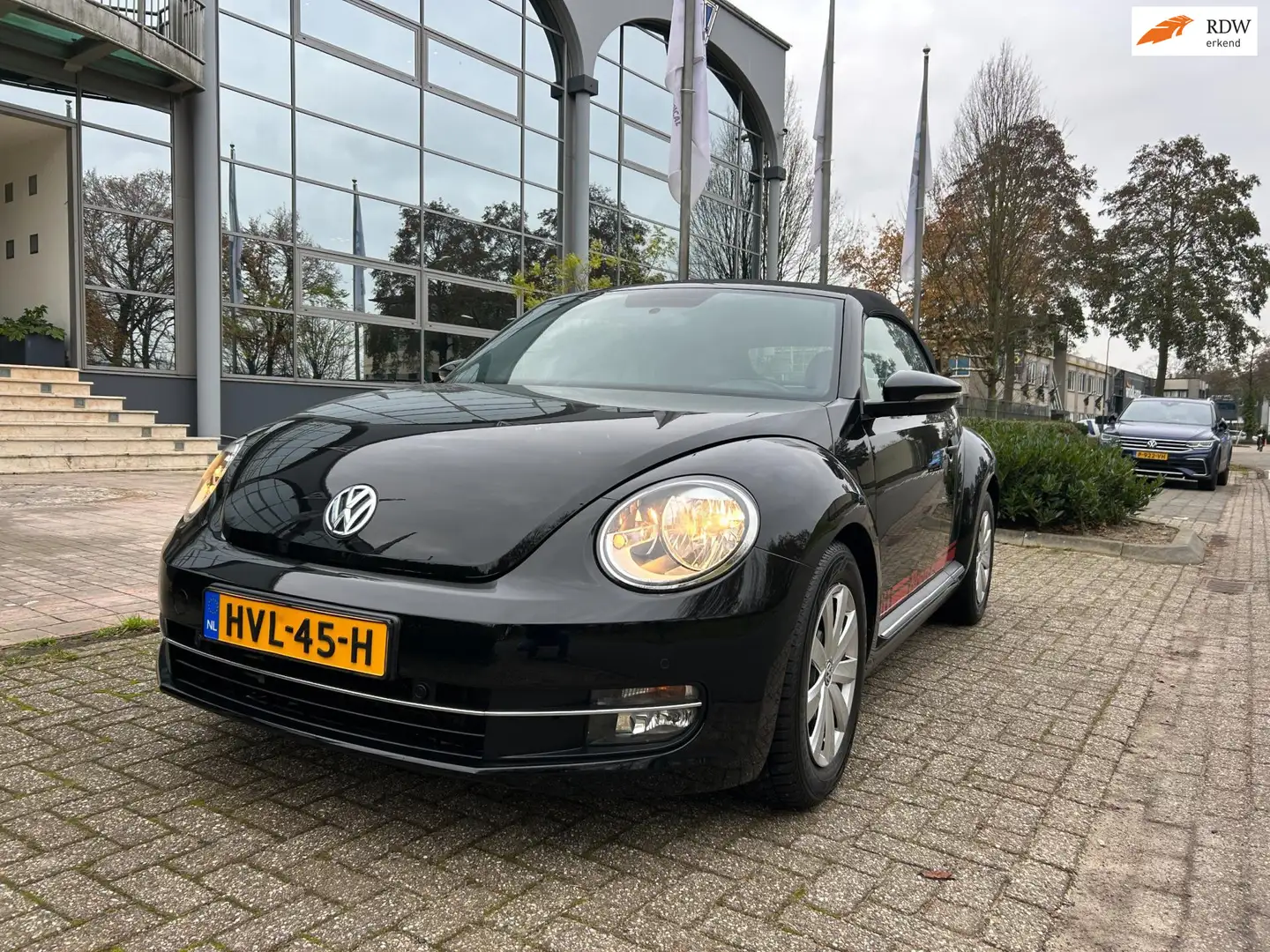 Volkswagen Beetle 1.2 TSI Design cabrio 91000 km Nieuwstaat Schwarz - 1