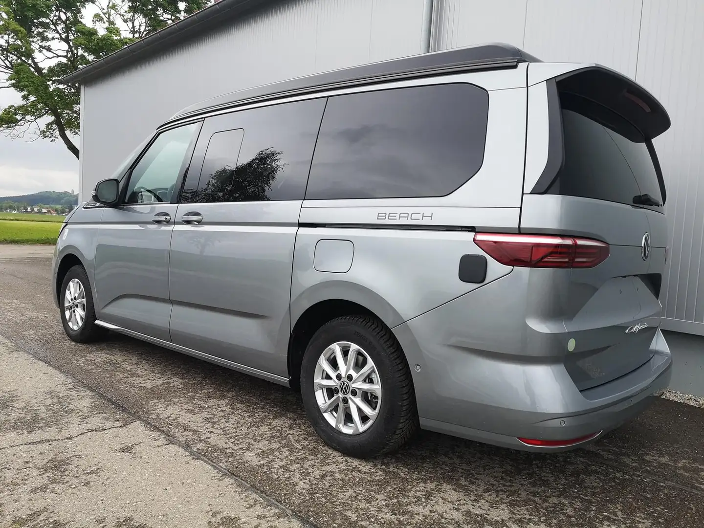 Volkswagen T7 California T7 2.0TDI DSG California Beach Camper GV5 Komfort+ Argento - 2