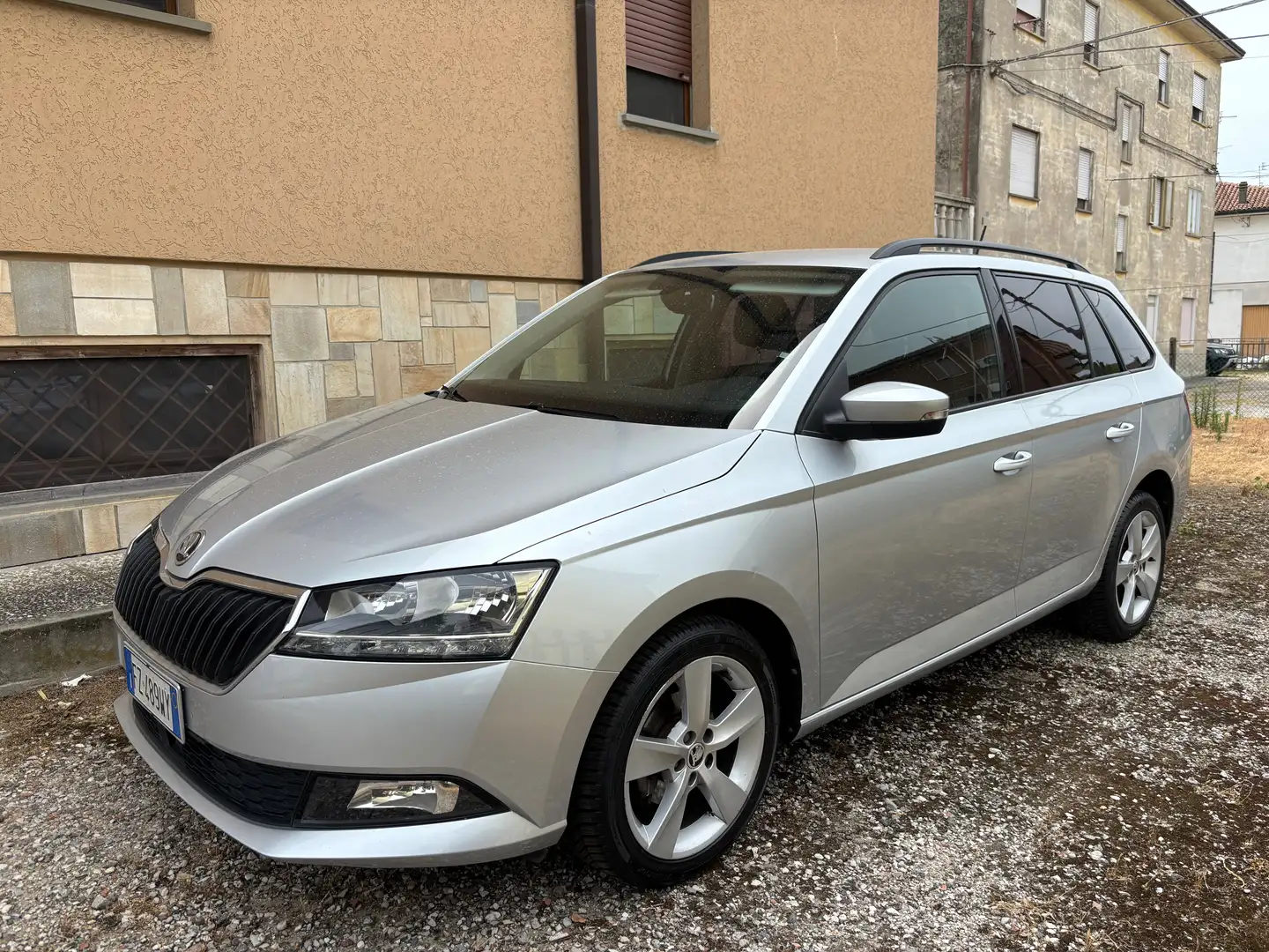 Skoda Fabia Fabia Wagon 1.0 tsi Design Edition 95cv Grigio - 2