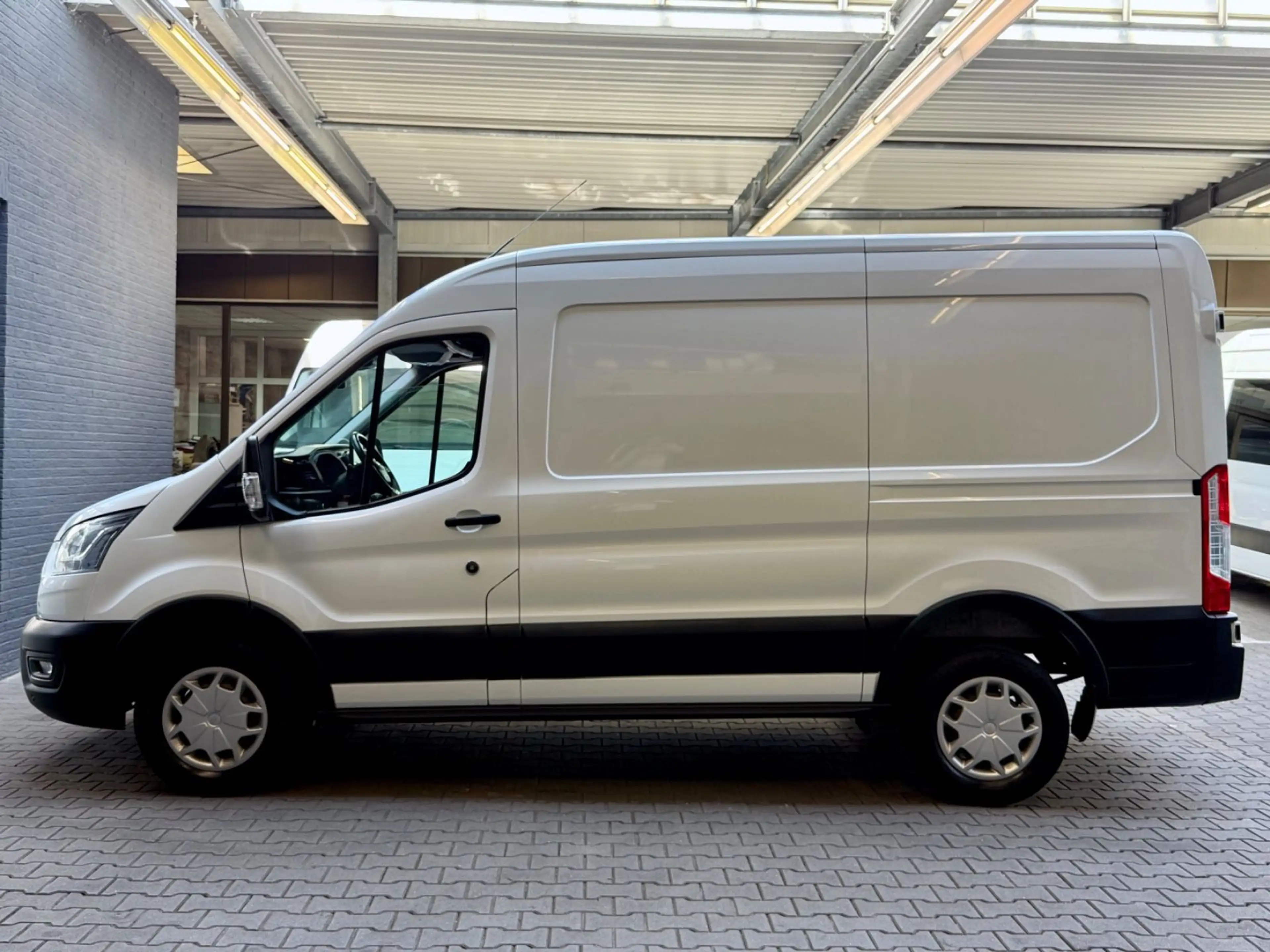 Ford Transit 2.0 D L2H2 4X4 3,5t AHK CAM KLIMA NAVI — photo 7