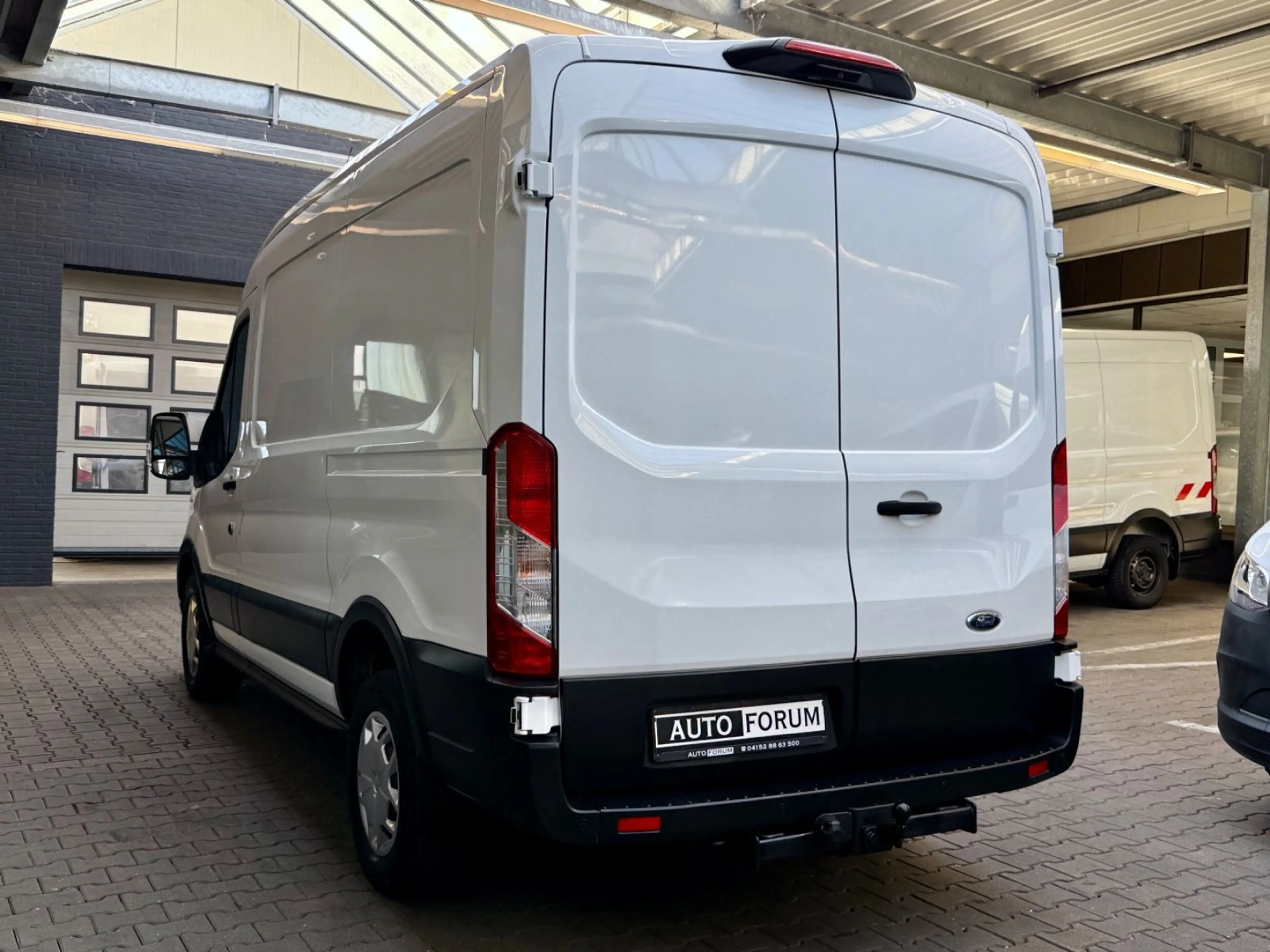 Ford Transit 2.0 D L2H2 4X4 3,5t AHK CAM KLIMA NAVI — photo 8