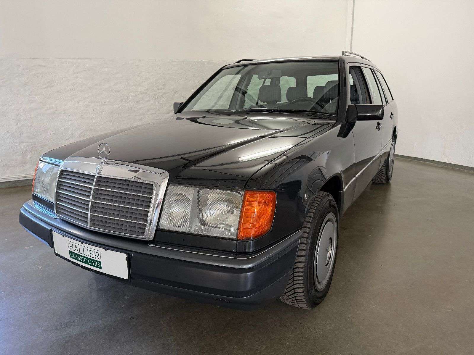 Second hand Mercedes Benz 230 