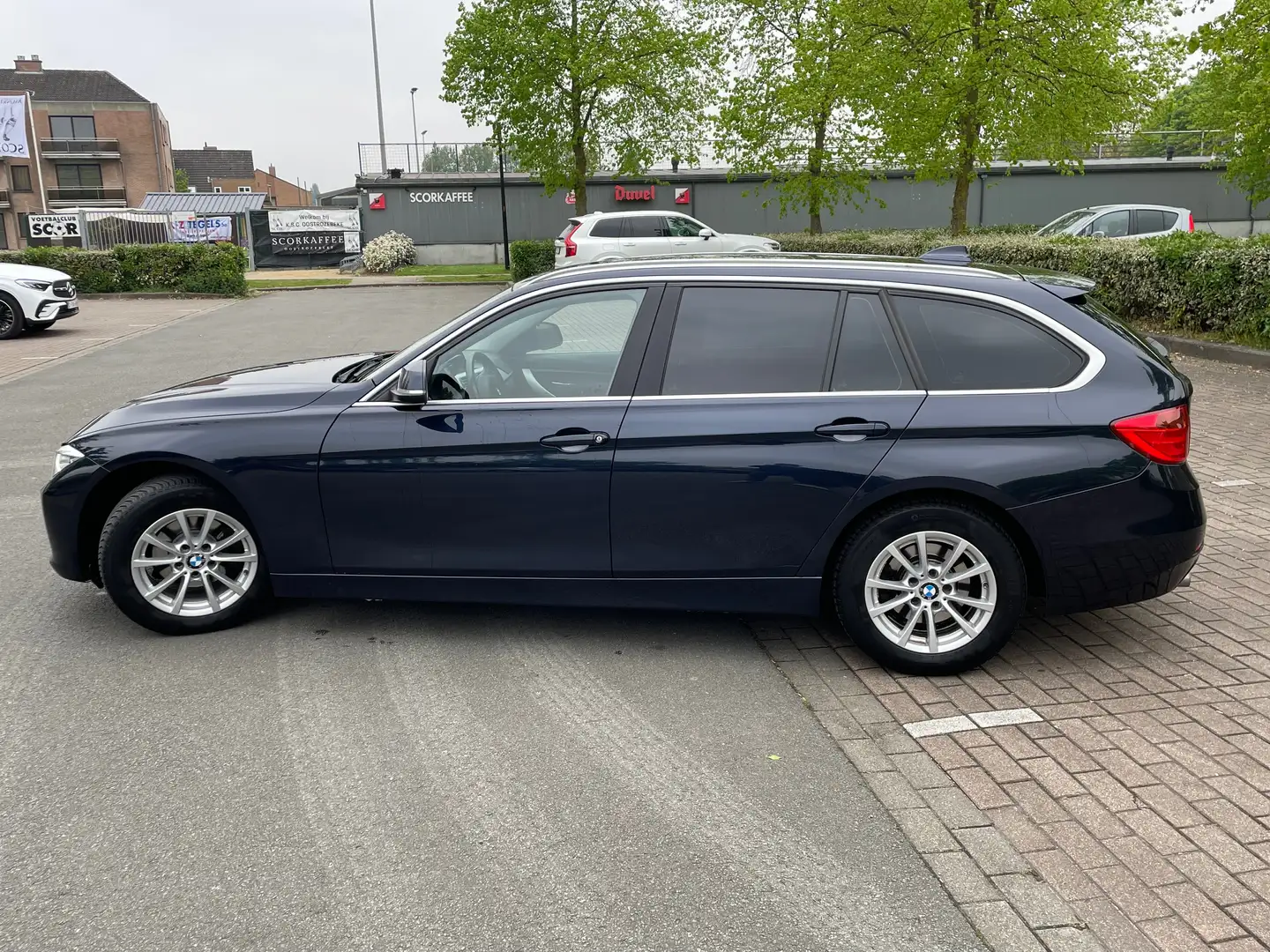 BMW 318 2.O diesel touring 136 PK Bleu - 1