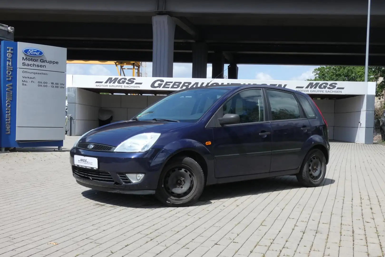 Ford Fiesta 1.6 'Trend' #KLIMA #RADIO #CD #PANO #SERVO Blau - 2