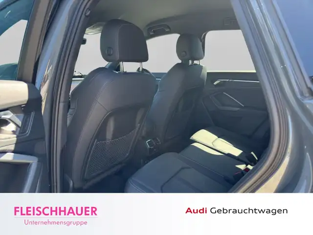 Audi Q3 view 14