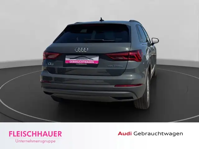 Audi Q3 view 7