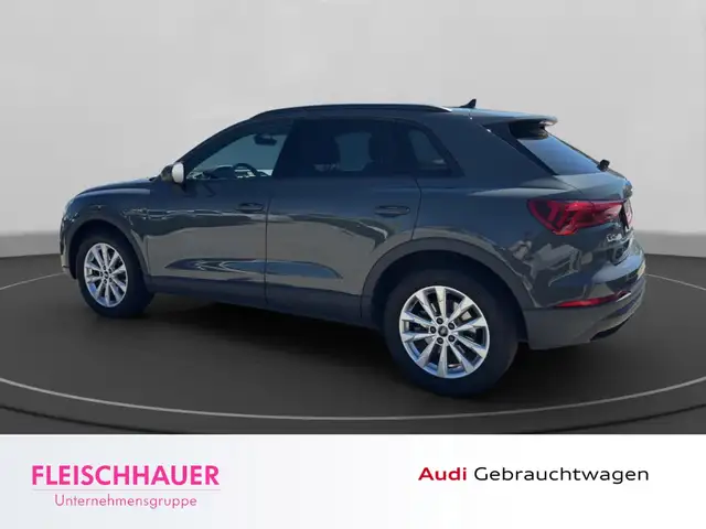 Audi Q3 view 5