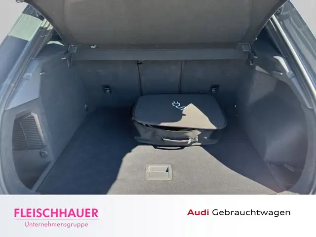 Audi Q3 view 21