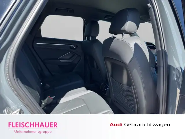 Audi Q3 view 20