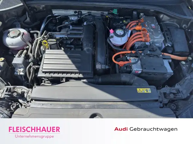Audi Q3 view 22