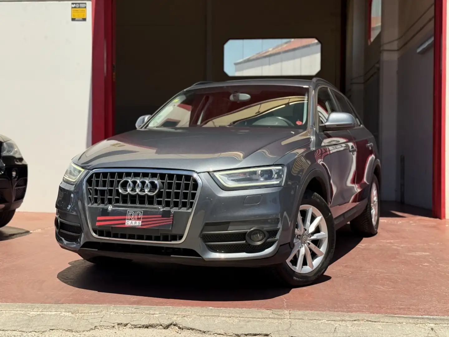 Audi Q3 2.0 TFSI Attraction quattro S-Tronic 170 Grau - 1