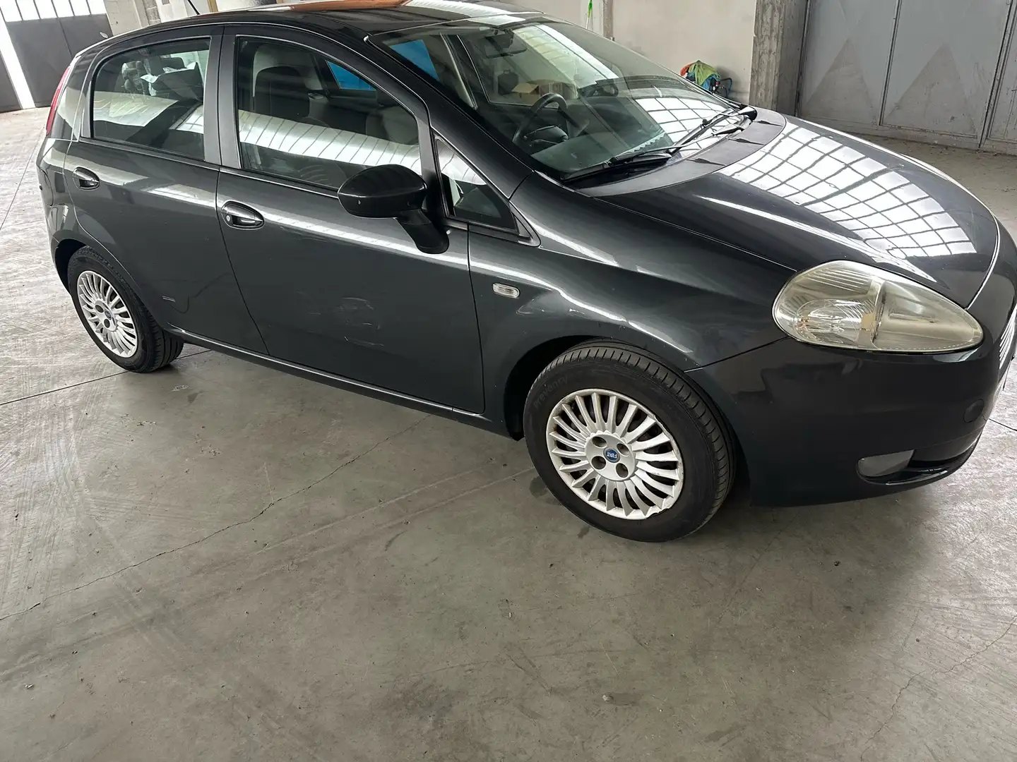 Fiat Grande Punto 5p 1.2 Dynamic 65cv ( GPL INSTALLATO NEL 2021) - 2