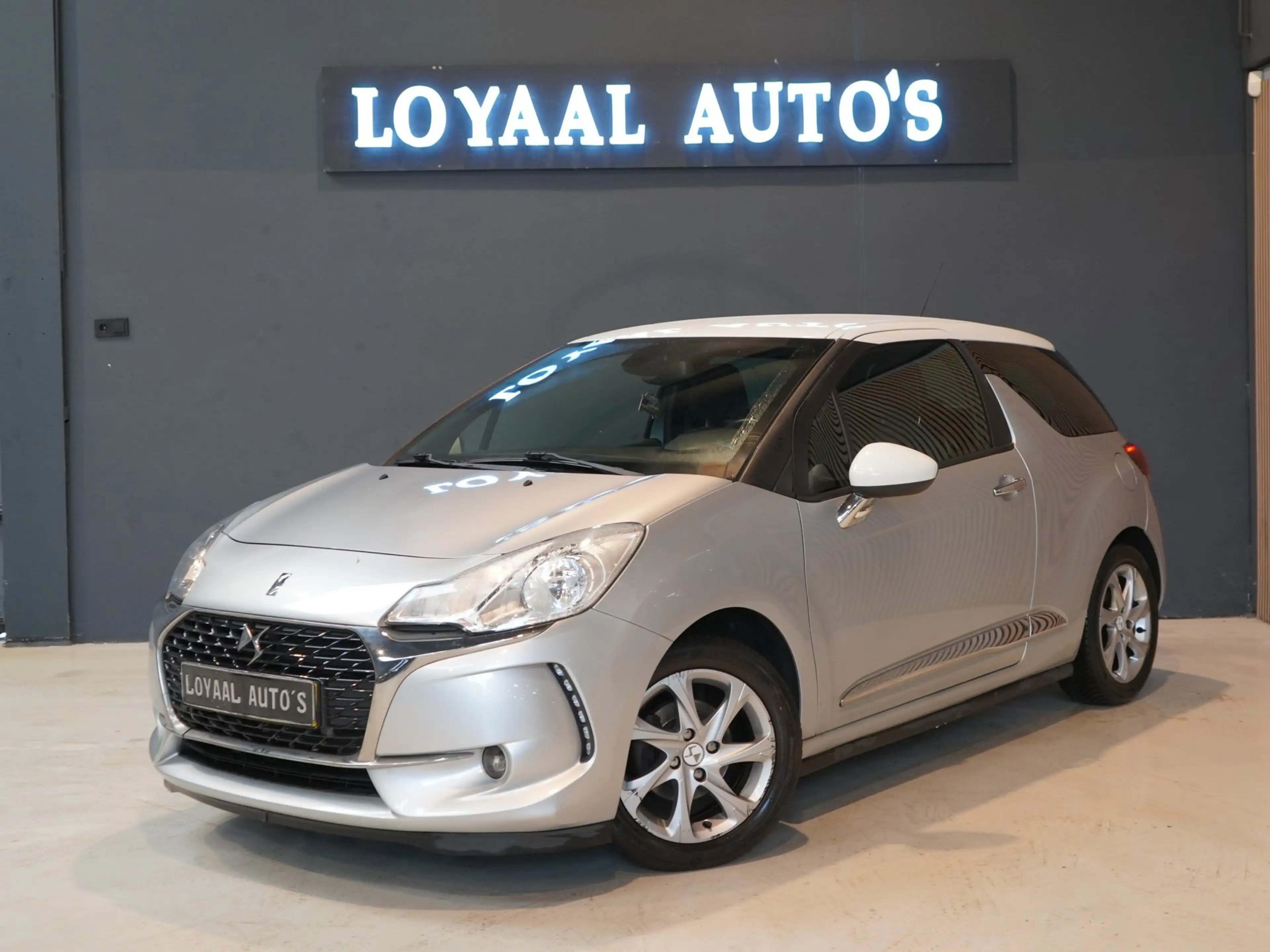DS Automobiles DS 3 1.2 PureTech So Chic | AUT | CRUISE | PDC | AIRCO — photo 4