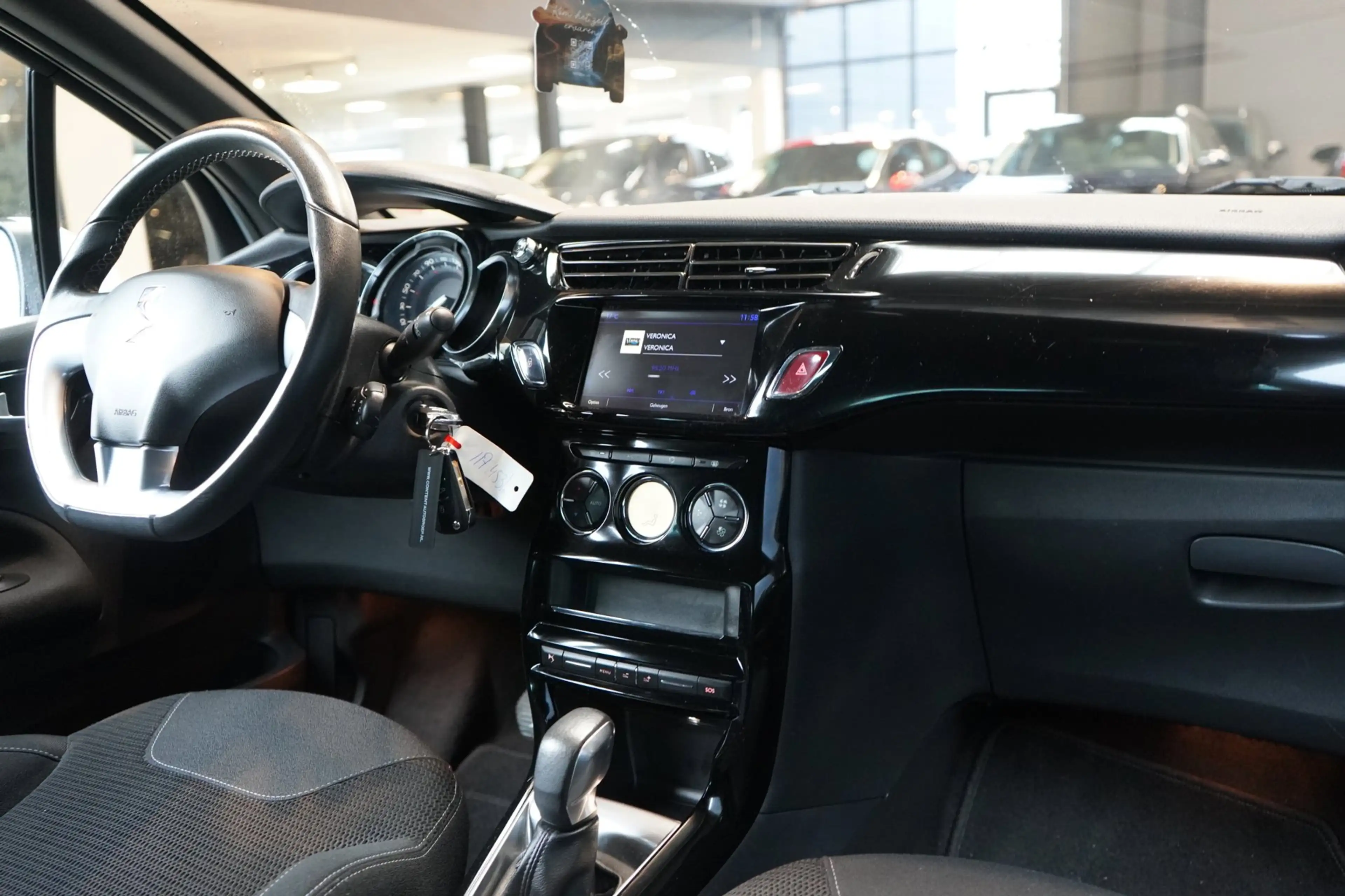 DS Automobiles DS 3 1.2 PureTech So Chic | AUT | CRUISE | PDC | AIRCO — photo 10