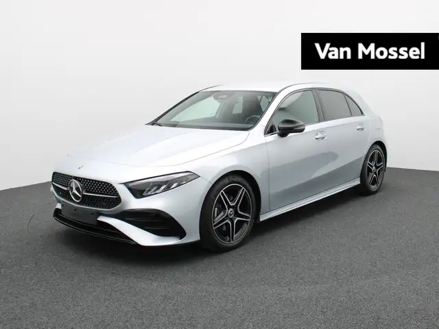 Mercedes-Benz A 200 AMG Line + NIGHTPAKKET + TREKHAAK + CAMERA + SENSO