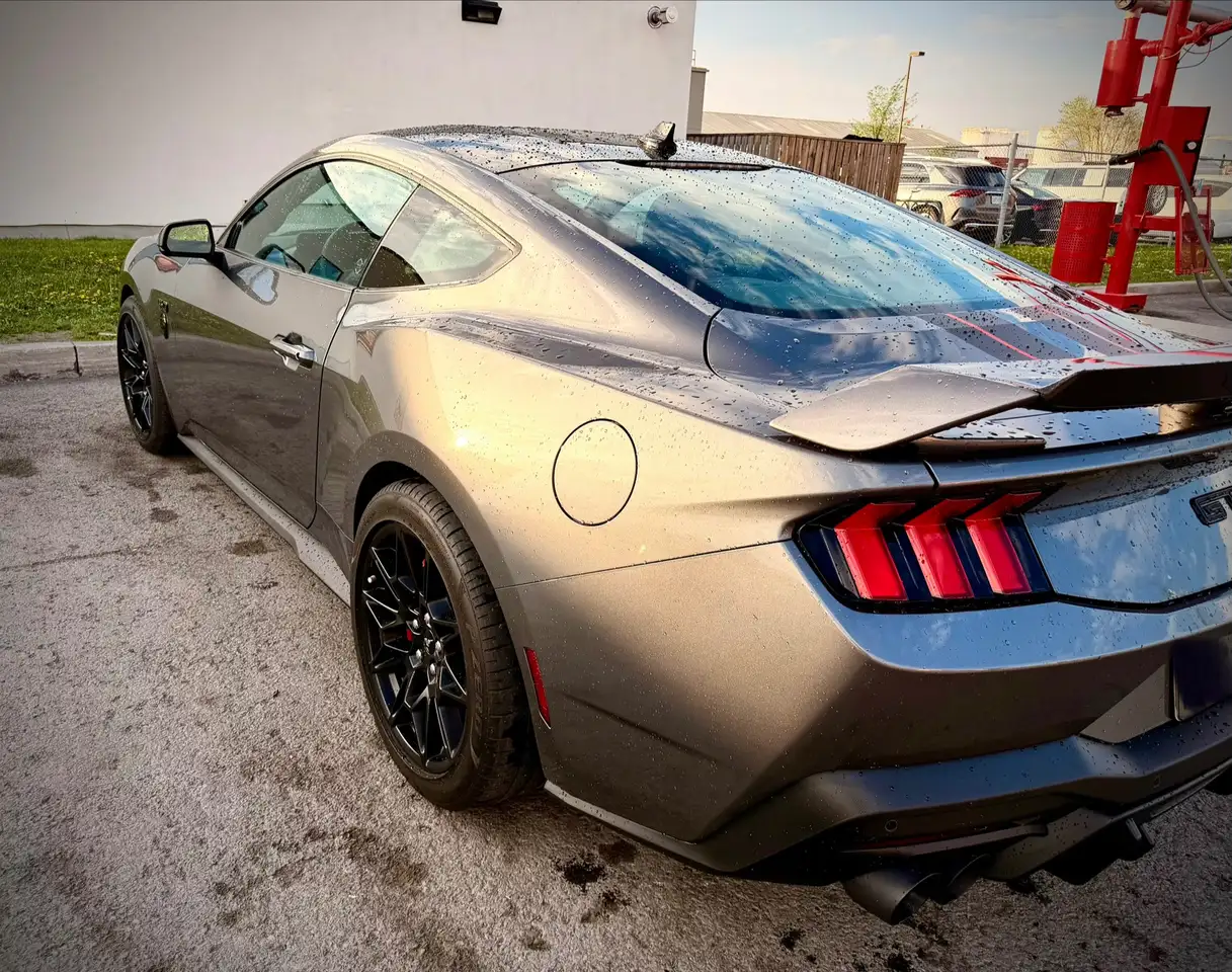 Ford Mustang снимка Ford Mustang