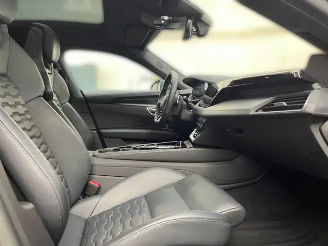 Audi E-Tron GT view 10