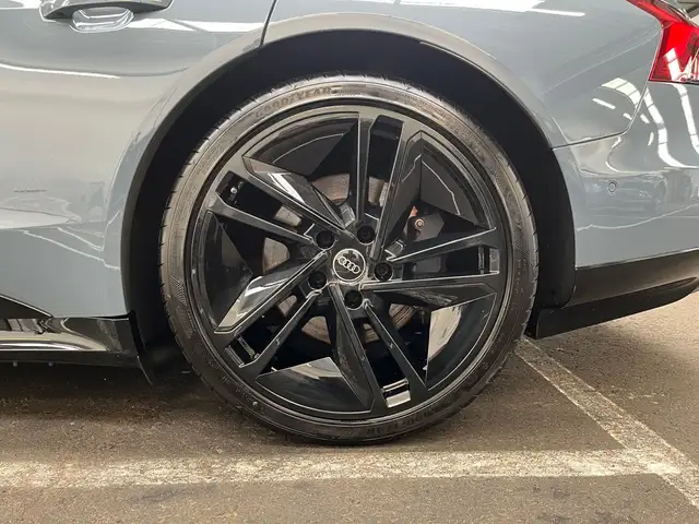 Audi E-Tron GT view 7