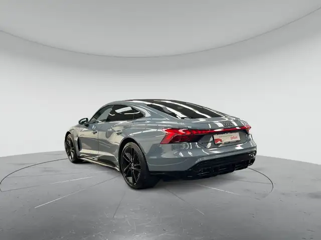 Audi E-Tron GT view 4