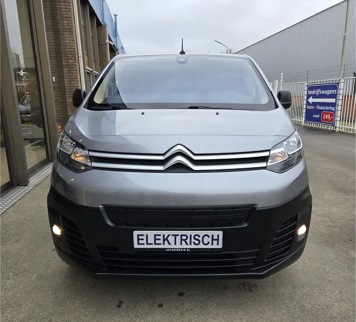 Peugeot e-Expert / Citroen eJumpy L2 75 kWh SNELLADER Navi Airco Cr Gris - 2