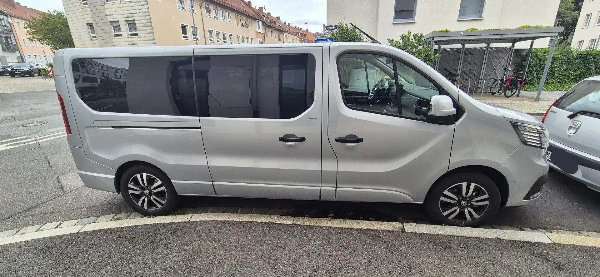 Renault Trafic Blue dCi 150 Grand Spaceclass Zilver - 1